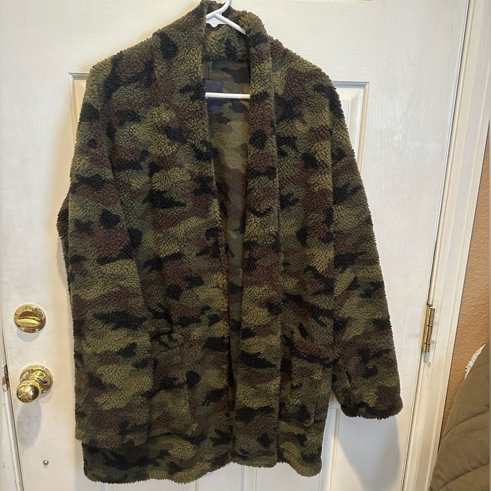 American Eagle camo Sherpa long coat